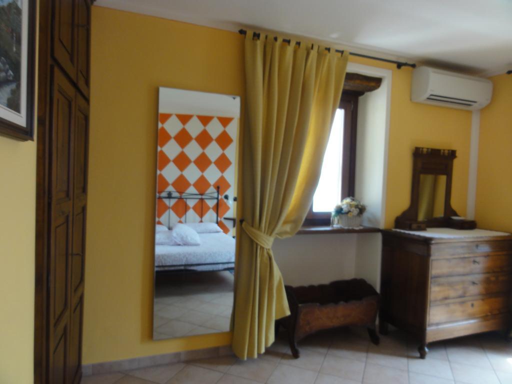 Casale Fe-Wo - Appartamenti Con Vista Lago Cannero Riviera Rum bild